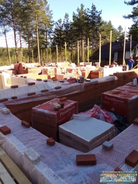 Каменщик, кладка газобетона, кирпича